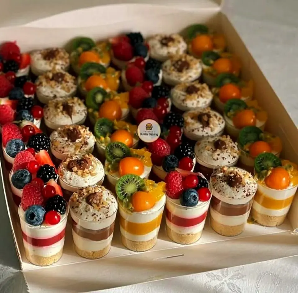 Postre de Frutas de Temporada en Vaso